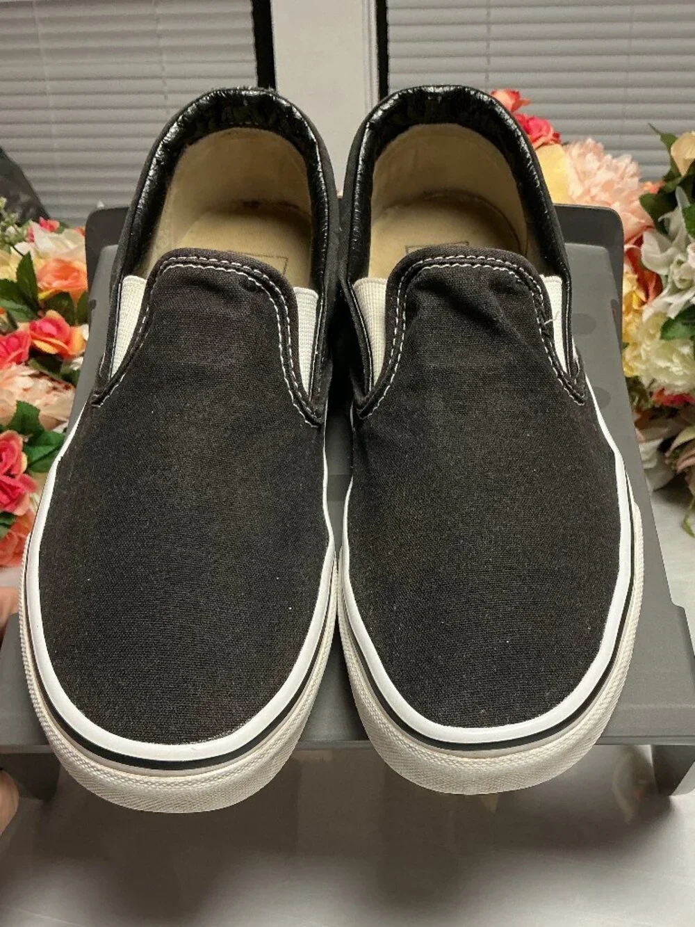 Vans Black Slip-On Sneakers Women’s 9 Men’s 7.5